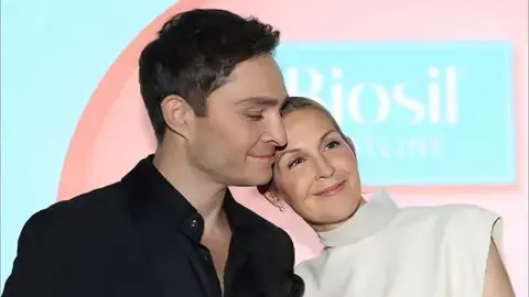 New York a redevenit scena unui moment glamour de neuitat: Kelly Rutherford și Ed Westwick au fost surprinși împreună la 13 ani după finalul iconic Gossip Girl, în cadrul petrecerii aniversare de 30 de ani a BioSil®, desfășurată la Fouquet’s.