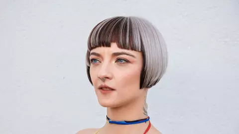 Trixie Cut, asimetric și filat, coafura unei femei cu atitudine