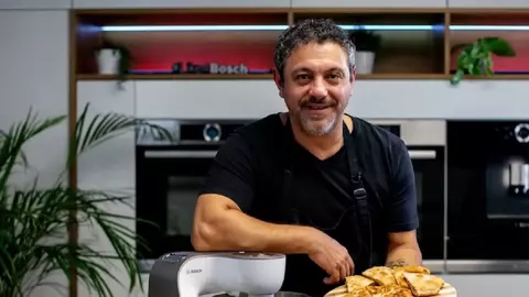 Rețeta de plăcintă cu varză a lui chef Sorin Bontea. E perfectă pentru zilele de post: „Așa de bună!”