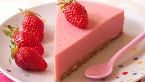 Riscurile pentru sănătate ale cheesecake-ului pe care ar trebui să le cunoști înainte să te răsfeți