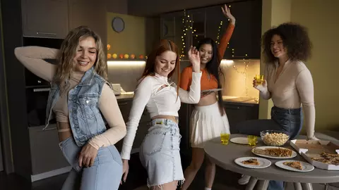 Trucuri simple pentru o petrecere spontană cu fetele