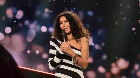 Mihaela Rădulescu a impresionat cu rochia alb-negru la revenirea ei la Pro TV. Cât costă articolul vestimentar de brand