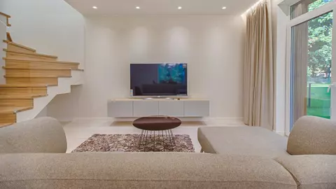 Canapele pentru living în culori neutre sau accentuate? Cum faci alegerea ideală pentru casa ta