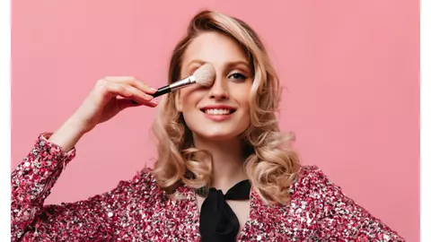 Pregătiri de ultim moment pentru o petrecere: 7 trucuri rapide de beauty