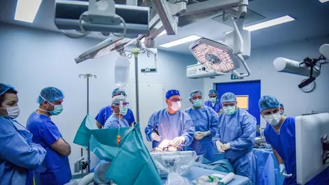 De ce să optezi pentru chirurgie robotică în ortopedie 