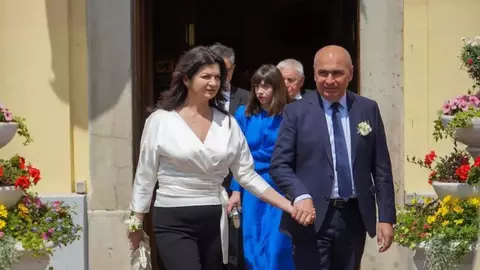 Salariul pe care iubita lui Ilie Bolojan îl încasează lunar. Venitul Ioanei Fâșie a crescut cu aproximativ 40%