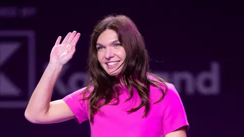 Cum s-a îmbrăcat Simona Halep la Transylvania Open 2026. Are rochie de la un brand de lux și bijuterii rafinate