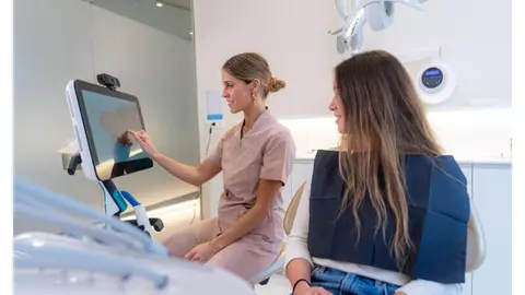 Stomatologia modernă: de ce să optezi pentru o clinică dentară care investește în tehnologie?