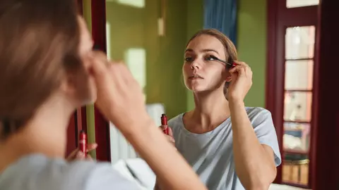 Cum să ștergi oboseala de pe față în doar 3 minute dimineața