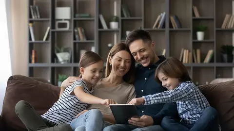 3 bărbați din zodiac foarte atașați de căminul și de familia lor