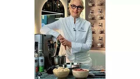 „CAKE BREAK”, un nou show cu deserturi și invitați surpriză 