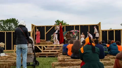 Shakespeare Village la Craiova: între lumea elisabetană și energia prezentului 