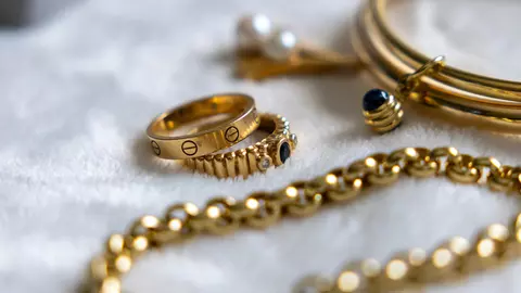 Detaliile elegante care definesc un look feminin rafinat – Traser Gold