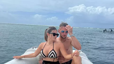 Imagini rare din vacanța de lux a fotbaliștilor! Soțiile lui Florinel Coman, Florin Tănase și Denis Drăguș au făcut senzație în costume de baie