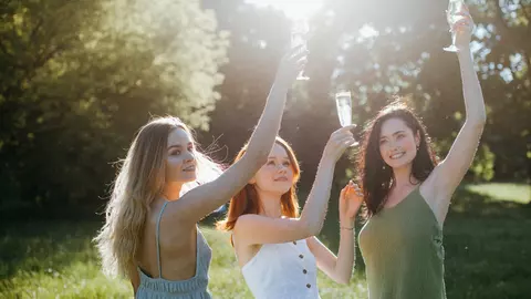 Horoscop mâine, 5 iunie 2026. Luna în Scorpion scoate la suprafață adevăruri incomode. Unele zodii nu mai pot fugi de destin
