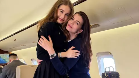 Monica Gabor și fiica sa, Irina Columbeanu, „test” culinar cu savarine și amandine românești în New York. Cât au plătit pentru o prăjitură