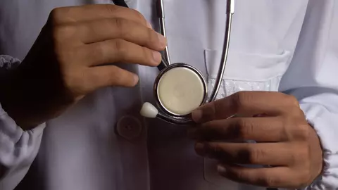 Cele patru lucruri pe care NU le face niciodată un cardiolog înainte de 9 dimințeața