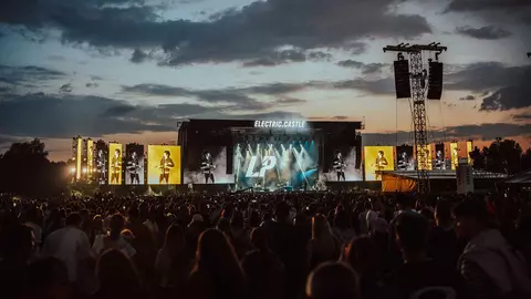 Ziua campionilor la Electric Castle 2026 - The Cure pe scena principală și fotbal la miezul nopții