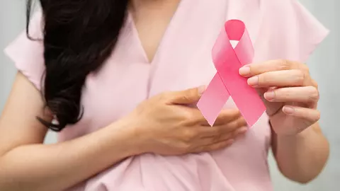 Alimentele care pot reduce riscul de cancer la sân și merită consumate mai des. Puține femei știu asta!