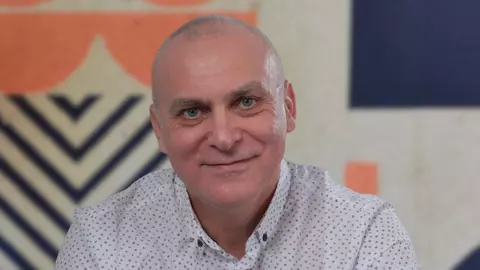 Măștile perfecțiunii: când nevoia de a fi perfect ne îndepărtează de noi înșine. De unde apare nevoia de a fi „fără cusur”