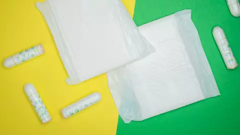 Cum îți salvezi vacanța când menstruația apare pe neașteptate