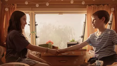 „Atlasul Universului”, inclus pe lista nominalizărilor la Premiile Criticilor Arabi pentru Filme Europene. Pelicula se vede și la KINOdiseea, în perioada 10-18 octombrie