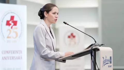 Mirabela Grădinaru, apariție surpriză la un eveniment aniversar. Cine a stat la masă alături de partenera lui Nicușor Dan