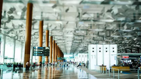 Transformarea aeroportului Henri Coandă: Un pas mare înainte, dar cu costuri temporare