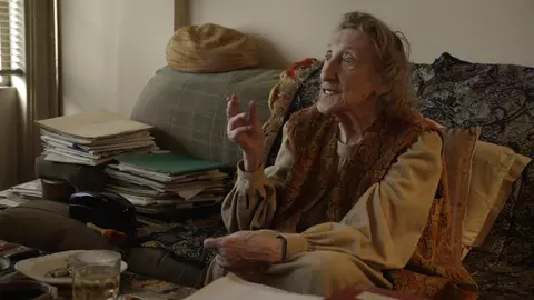 De ce trebuie să vezi acest film despre Nina Cassian, fascinanta poetă pe care nu o găsești în manuale