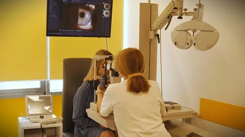 Nu mai vrei să mai porți ochelari sau lentile de contact? Află ce înseamnă chirurgia refractivă!