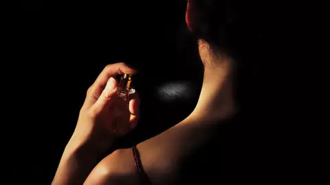 Parfumurile Lattafa, noua obsesie a iubitoarelor de arome intense