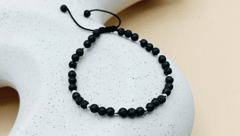 Brățările cu pietre semiprețioase în garderoba masculină