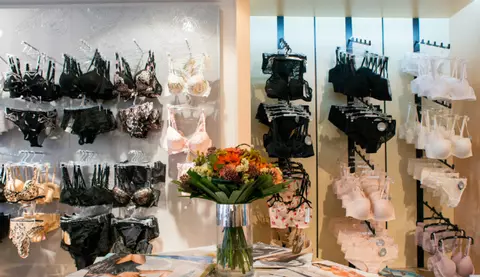 Pure Lingerie Boutique - colectii noi pentru primavara-vara 2015!