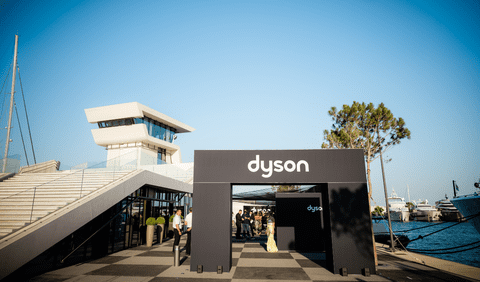 Noul magazin Dyson din Astir Marina te invită să experimentezi tehnologia de ultimă generație direct de la malul mării