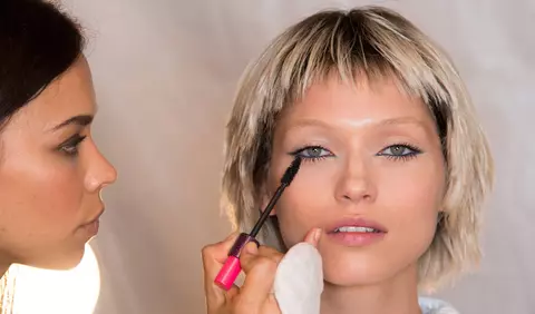 Cum sa aplici mascara ca un make-up artist