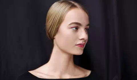 Cum sa iti faci sprancenele sa creasca