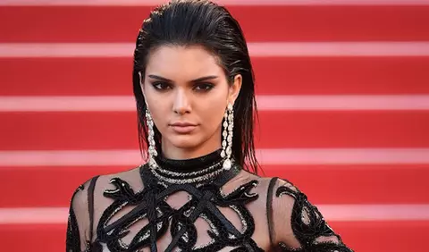 Kendall Jenner vorbeste intr-un nou interviu despre tranzitia tatalui ei