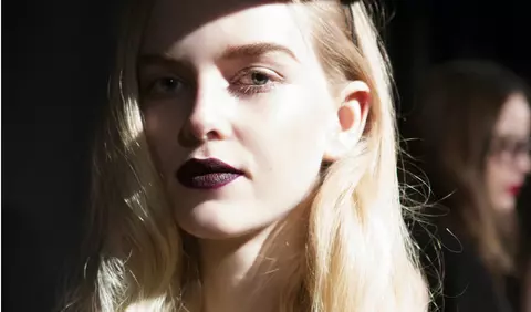 5 mituri demontate despre acneea adulta