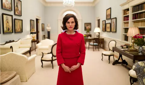 Natalie Portman isi arata sarcina intr-un nou pictorial