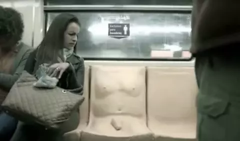 Experiment social in metrourile din Mexic: scaunul cu o forma ciudata