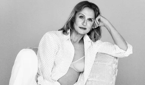 Modele de toate varstele in noua campanie de lenjerie Calvin Klein