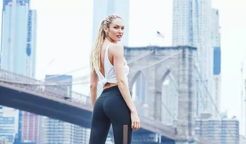 Candice Swanepoel pozeaza in lenjerie intima, la doar 8 luni de la nastere
