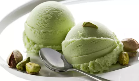 Inghetata cu migdale si fistic