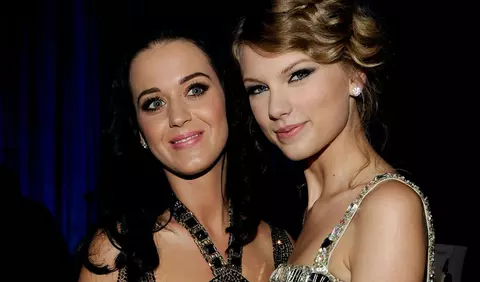 Katy Perry renunta la conflictul cu Taylor Swift si isi cere scuze