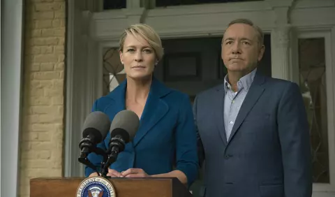 Cum a reusit Robin Wright sa obtina un salariu egal cu cel al partenerului ei din "House of Cards"