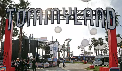 Tommy Hilfiger aduce TOMMYNOW la Londra