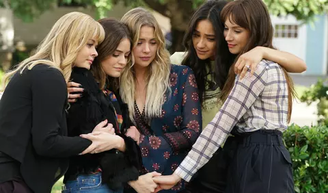 Cele mai amuzante reactii de pe Twitter la finalul serialului Pretty Little Liars