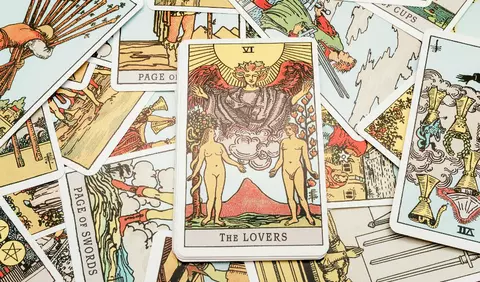 Zodiile si tarotul: ce carte ti se potriveste, in functie de semnul tau astral