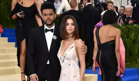 Selena Gomez dezvaluie de ce a facut publica relatia cu The Weeknd