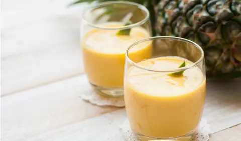 Smoothie cu ananas si banane